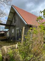 In Friesland wegens annulering huisje te huur, Vakantie, Appartement, 2 slaapkamers, Landelijk, In bos
