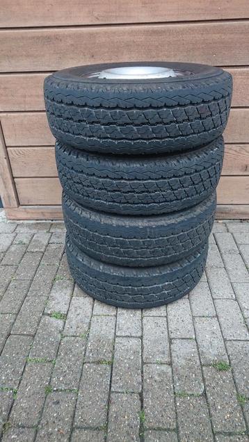 215-70-15 , 215 70 15 , 215-70-15C , 5x118 stalen velgen beschikbaar voor biedingen