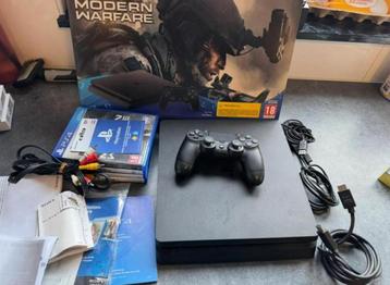 Ps4 compleet met doos games en accesoires beschikbaar voor biedingen
