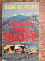 Zwaaien naar Bluff - Henk de Velde, Ophalen of Verzenden, Zo goed als nieuw, Europa