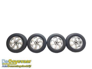Velgen set + banden van een Ford Transit Custom beschikbaar voor biedingen