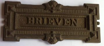 Gietijzeren brievenbus beschikbaar voor biedingen