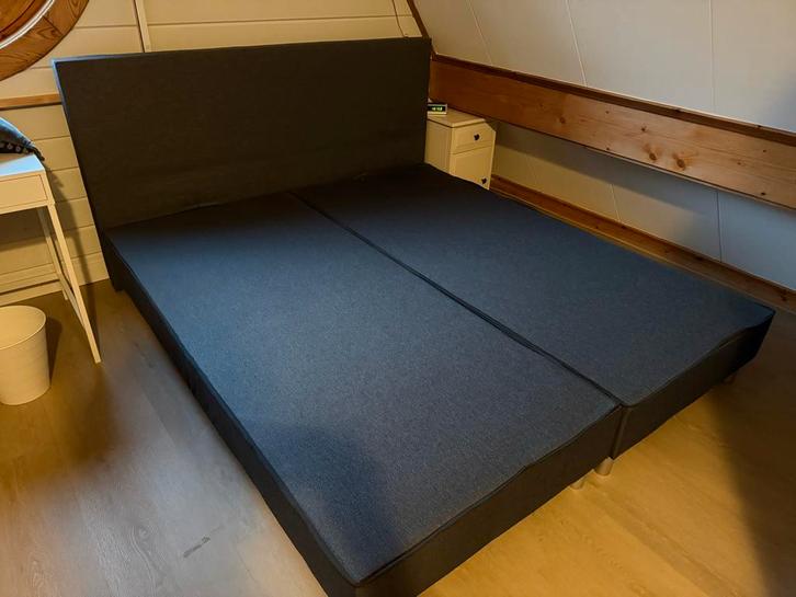 Mooie grijze boxspring, Huis en Inrichting, Slaapkamer | Bedden, Gebruikt, Tweepersoons, 180 cm, 200 cm, Stof, Grijs, Ophalen