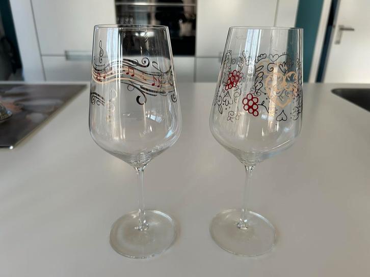 2 Ritzenhoff grote rode design Wijnglazen, Verzamelen, Glas en Borrelglaasjes, Zo goed als nieuw, Overige typen, Ophalen of Verzenden