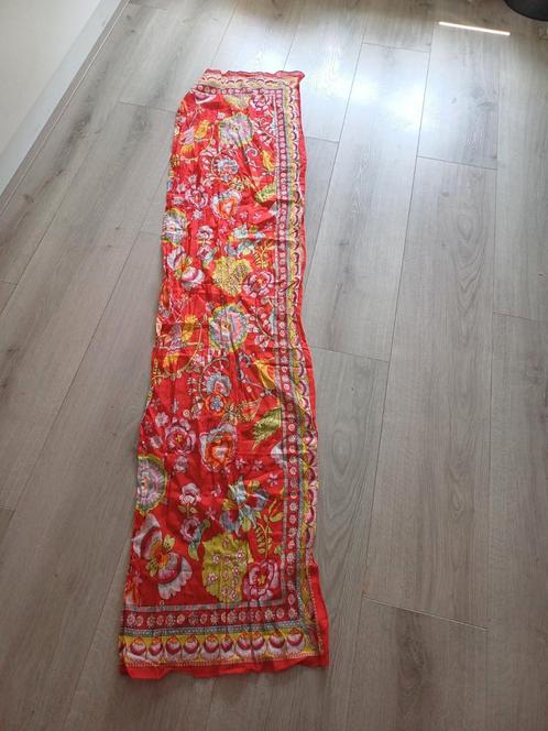 Oilily sjaal, Kleding | Dames, Mutsen, Sjaals en Handschoenen, Zo goed als nieuw, Sjaal, Maat 46/48 (XL) of groter, Ophalen of Verzenden