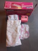 Barbie Vintage   Droommeubel Bed & nachtkastje 1982, Verzamelen, Ophalen of Verzenden, Gebruikt, Accessoires