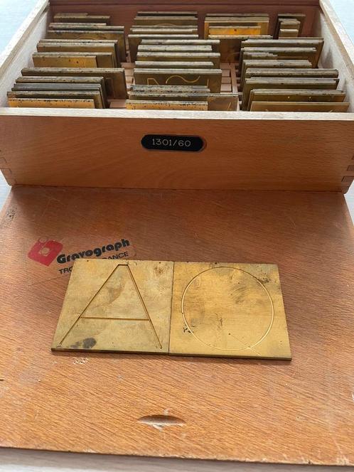 Gravograph 3 stuks letter sets, evt. Met machine, Doe-het-zelf en Verbouw, Gereedschap | Freesmachines, Gebruikt, Overige soorten