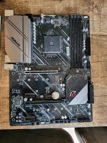ASRock X570 Phantom Gaming 4 Moederbord beschikbaar voor biedingen