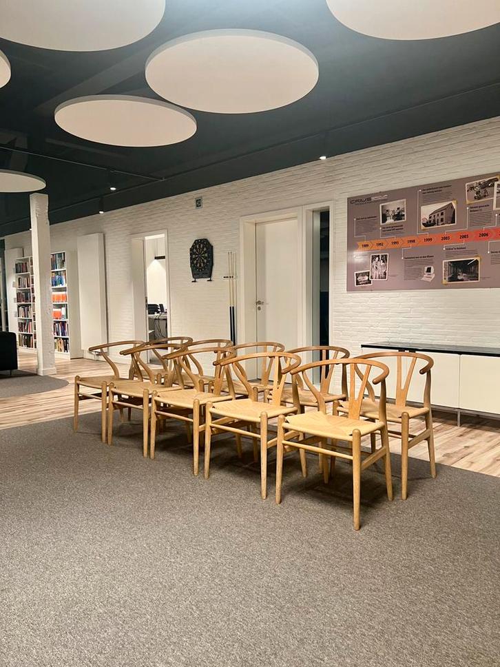 10x Carl Hansen CH24 Wishbone Chair, Huis en Inrichting, Stoelen, Zo goed als nieuw, Vijf, Zes of meer stoelen, Hout, Overige kleuren