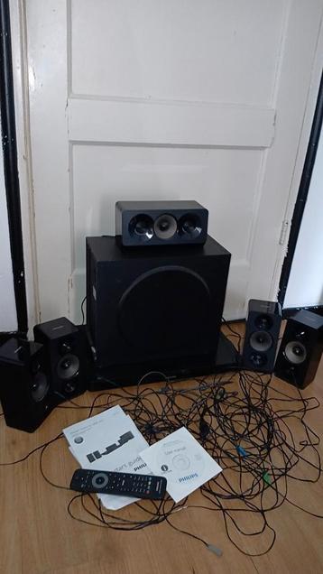 Philips Home theater werkt perfect alle toebehoren zit er in beschikbaar voor biedingen