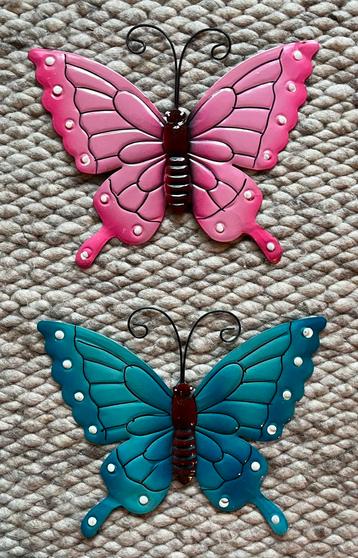 2 metalen vlinders - roze en blauw beschikbaar voor biedingen