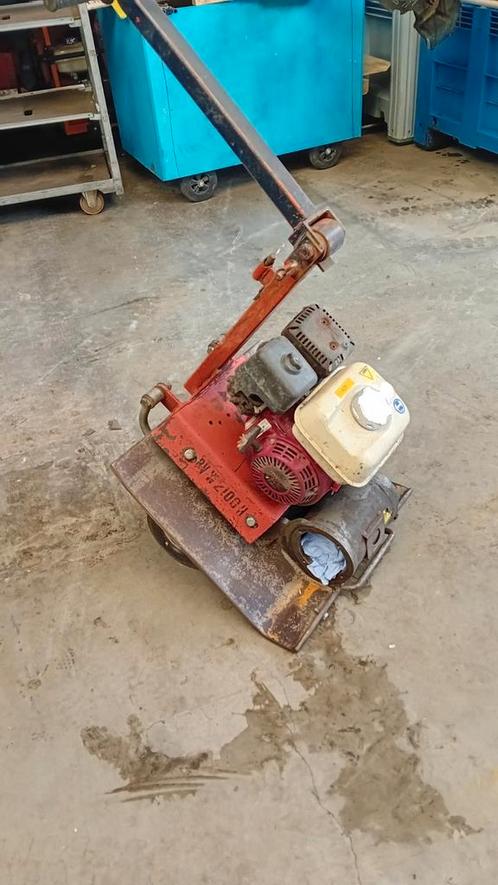 Revo nemaco  2100  trilplaat  defecte lagers  trilblok, Tuin en Terras, Hand-tuingereedschap, Gebruikt, Overige soorten, Ophalen