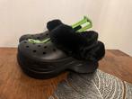 Zwarte Crocs met bont - Maat 41-42, Ophalen of Verzenden, Zo goed als nieuw, Zwart, Sandalen of Muiltjes