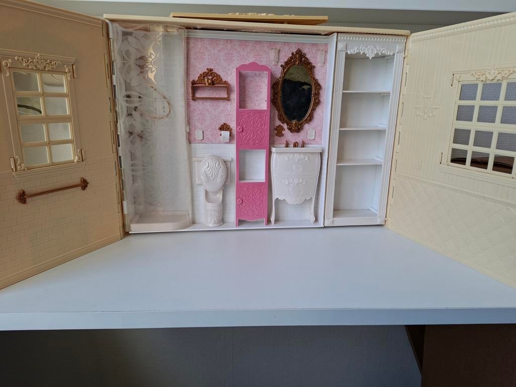 Bratz World House Playset Opvouwbaar Poppenhuis, Ophalen of Verzenden, Gebruikt, Poppenhuis