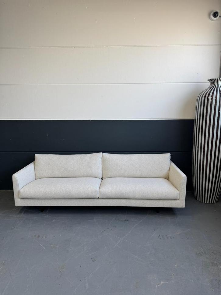 Showroommodel Montis Axel 4-zits | Montis Axel Amaro stof, Huis en Inrichting, Banken | Bankstellen, Nieuw, Rechte bank, Driepersoons