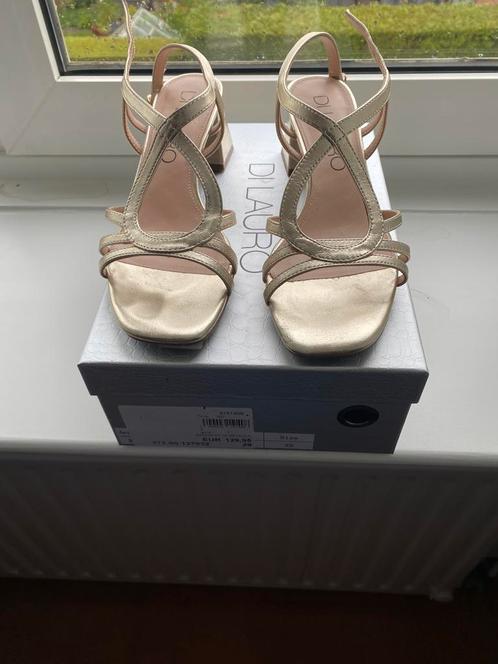 Di Lauro gouden gelegenheid schoenen mt 39, Kleding | Dames, Trouwkleding en Trouwaccessoires, Zo goed als nieuw, Schoenen, Ophalen of Verzenden