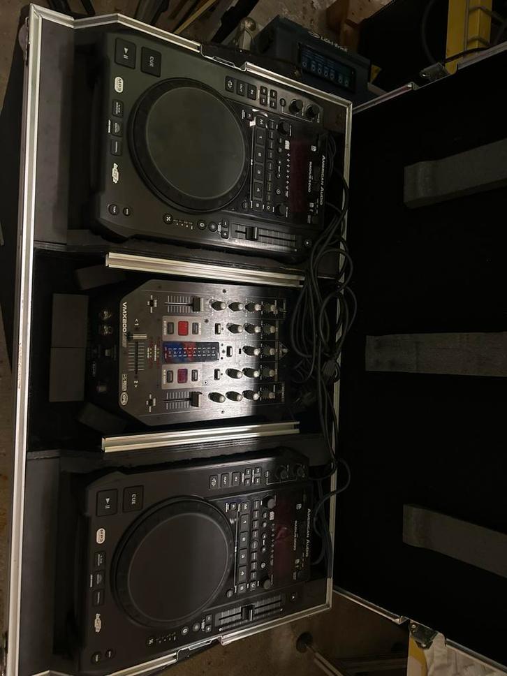 DJ Set: American Audio Radius 3000 & Behringer VMX200, Muziek en Instrumenten, Dj-sets en Draaitafels, Gebruikt, Dj-set, Behringer