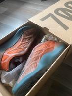 Yeezy 700 v3 copper fade 41 1/3 is 41⅓., Kleding | Heren, Schoenen, Overige kleuren, Ophalen of Verzenden, Adidas, Sneakers of Gympen