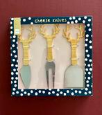 Drie cheese knives / kaasmessen met hert van Hema, Huis en Inrichting, Ophalen of Verzenden, Nieuw, Rvs of Chroom, Bestekset