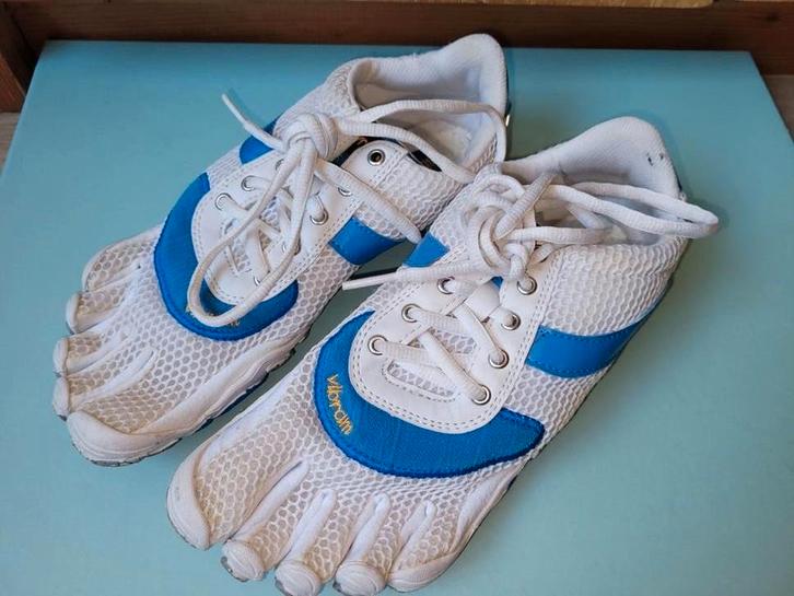 Vibram FiveFingers  Maat 39, Kleding | Dames, Schoenen, Zo goed als nieuw, Sneakers of Gympen, Wit, Ophalen of Verzenden