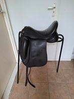 Km custom 17.5 dressuurzadel, Dieren en Toebehoren, Paarden en Pony's | Zadels, Dressuur, Ophalen of Verzenden, Zo goed als nieuw