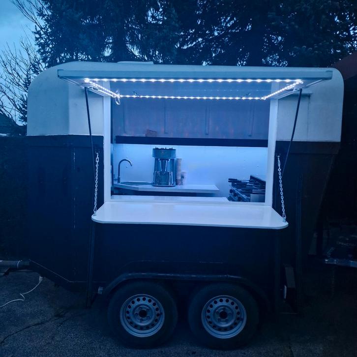 Tekoop volledig ingerichte foodtruck, Hobby en Vrije tijd, Feestartikelen, Ophalen of Verzenden