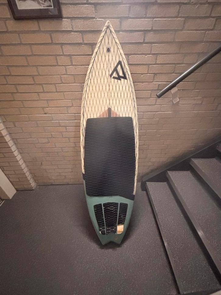 Brunotti Boomer 5'8 Kite Waveboard, Watersport en Boten, Kitesurfen, Gebruikt, Ophalen of Verzenden