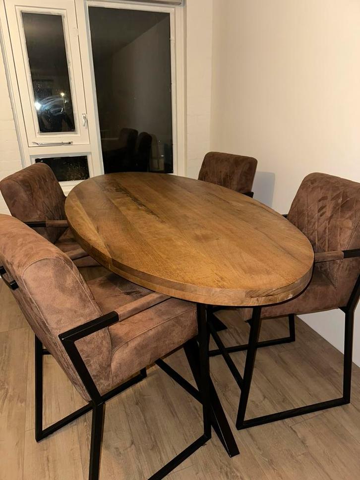 Mooie houten ovale eettafel/tafel + 4 suède stoelen, Huis en Inrichting, Tafels | Eettafels, Zo goed als nieuw, 100 tot 150 cm