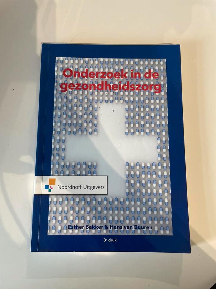 Esther Bakker - Onderzoek in de gezondheidszorg, Boeken, Studieboeken en Cursussen, Zo goed als nieuw, HBO, Ophalen of Verzenden