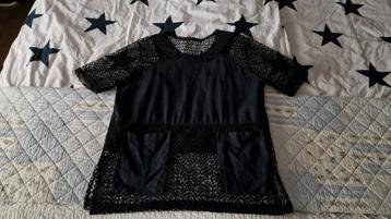 Shirtje met gaas beschikbaar voor biedingen