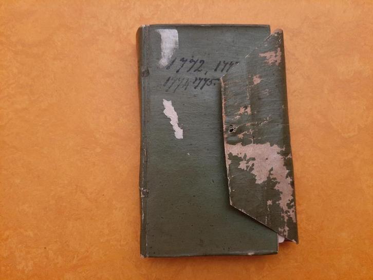 antiek 1819? handschrift in latijn en naïeve tekeningen, Antiek en Kunst, Antiek | Boeken en Bijbels, Ophalen of Verzenden
