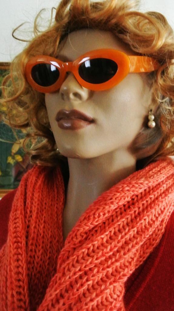 Zonnebril vintage oranje feestbril kledingoutfit retro model, Sieraden, Tassen en Uiterlijk, Zonnebrillen en Brillen | Dames, Gebruikt