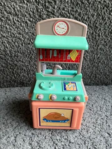 Leuke Speelkeuken kleine barbie beschikbaar voor biedingen