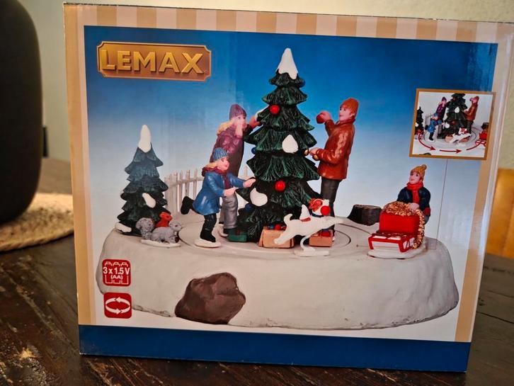 Lemax Bewegend Tafereel (Rascal Rover) #44772, Diversen, Kerst, Zo goed als nieuw, Ophalen