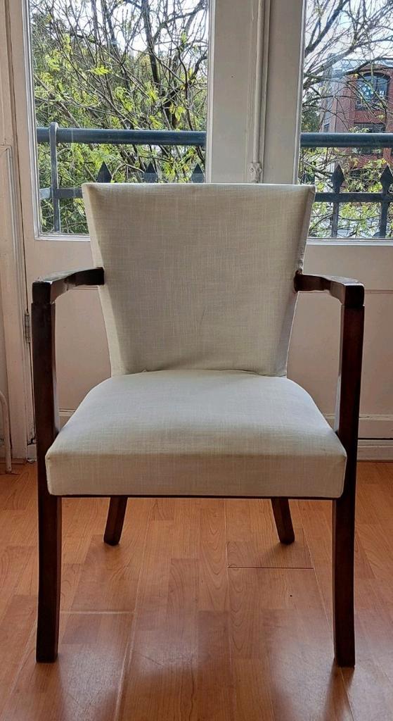 2 vintage stoeltjes met armleuning., Huis en Inrichting, Stoelen, Gebruikt, Twee, Stof, Bruin, Ophalen