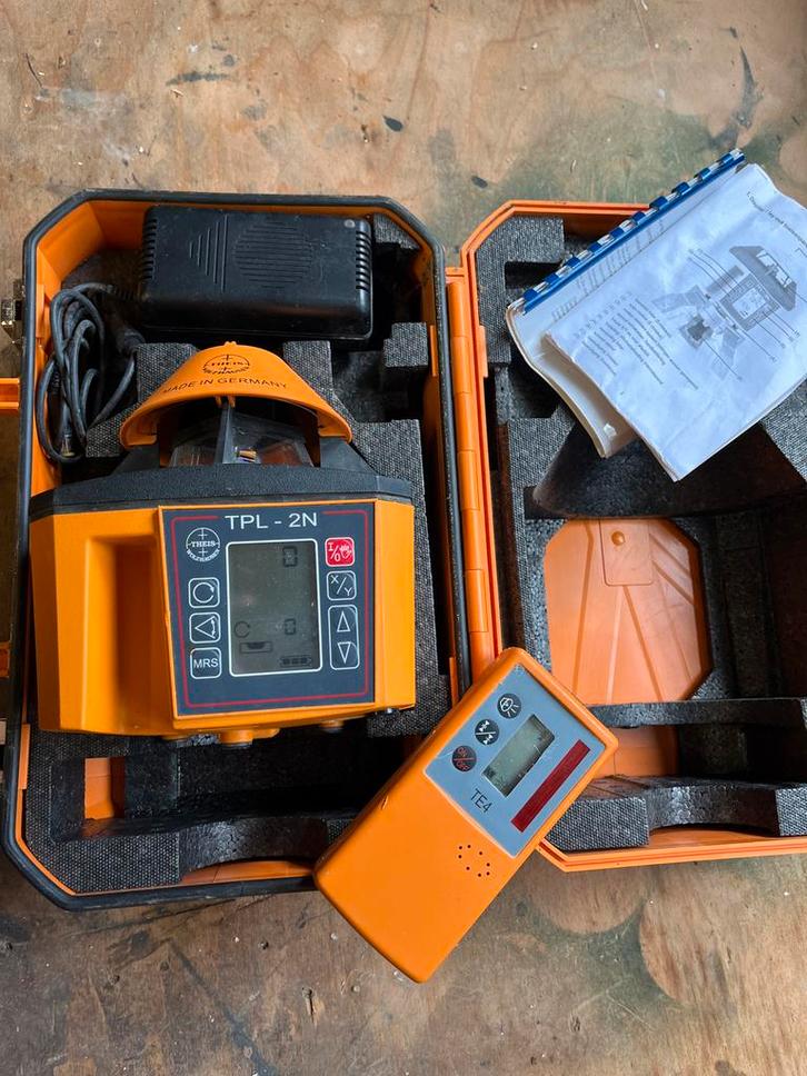 Theis TPL-2N Roterende laser met Accessoires, Doe-het-zelf en Verbouw, Meetapparatuur, Gebruikt, Overige meters, Ophalen of Verzenden
