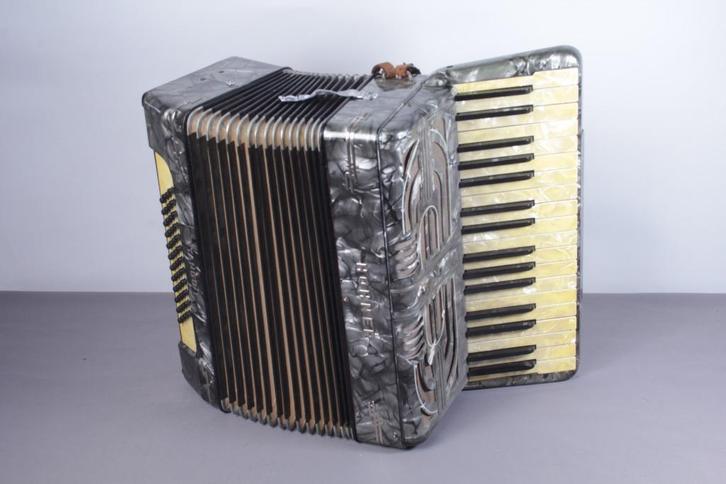 J002 Hohner Tango Accordeon, Muziek en Instrumenten, Accordeons, Gebruikt, 48-bas, Hohner, Met koffer, Met riemen, Ophalen