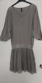 Taupe kleurige jurk, maat S, Shoeby, Maat 38/40 (M), Bruin, Ophalen of Verzenden, Zo goed als nieuw