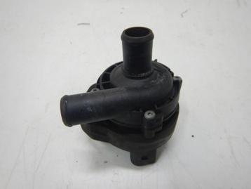 Mercedes-Benz C-Klasse W204 Waterpomp A2048350364 beschikbaar voor biedingen