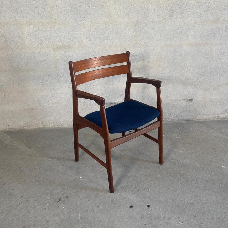 Teak stoel met armleuning Boltinge Stolefabrik – Denemarken, Huis en Inrichting, Stoelen, Zo goed als nieuw, Eén, Hout, Stof, Bruin