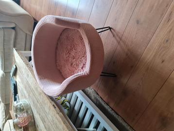 Hondenmand of kattenmand van Intratuin beschikbaar voor biedingen