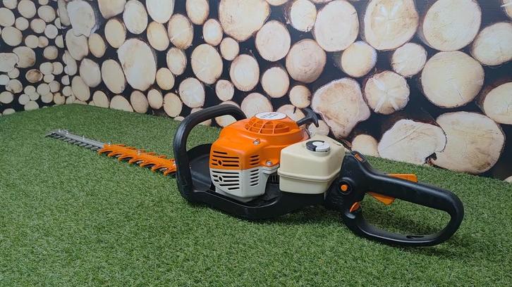 ZEER NETTE Stihl HS 82 T Benzine Heggenschaar NIEUWE MESSEN!, Tuin en Terras, Heggenscharen, Zo goed als nieuw, Benzine, Ophalen of Verzenden