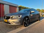 Volvo V60 R-design 150pk 2016 Standkachel, trekhaak, Auto's, Voorwielaandrijving, USB, 4 cilinders, 1969 cc