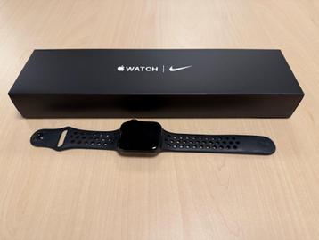 Apple Watch Series 6 - 44mm - Space Gray beschikbaar voor biedingen