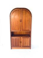 Vintage teakhouten boogkast, Dyrlund ‘70, Teakhout, Ophalen of Verzenden, Zo goed als nieuw, Minder dan 150 cm
