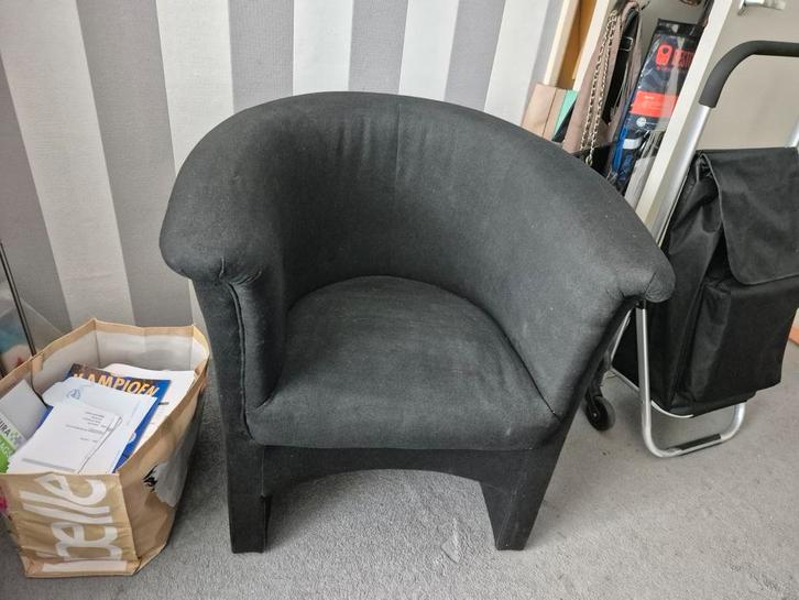 Mooie zwarte kuipstoel, Huis en Inrichting, Stoelen, Gebruikt, Stof, Ophalen