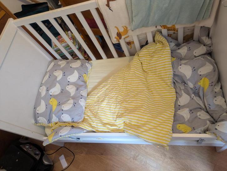 Kinderbedje IKEA Sundvik, Kinderen en Baby's, Kinderkamer | Bedden, Gebruikt, Minder dan 140 cm, Minder dan 70 cm, Matras, Ophalen