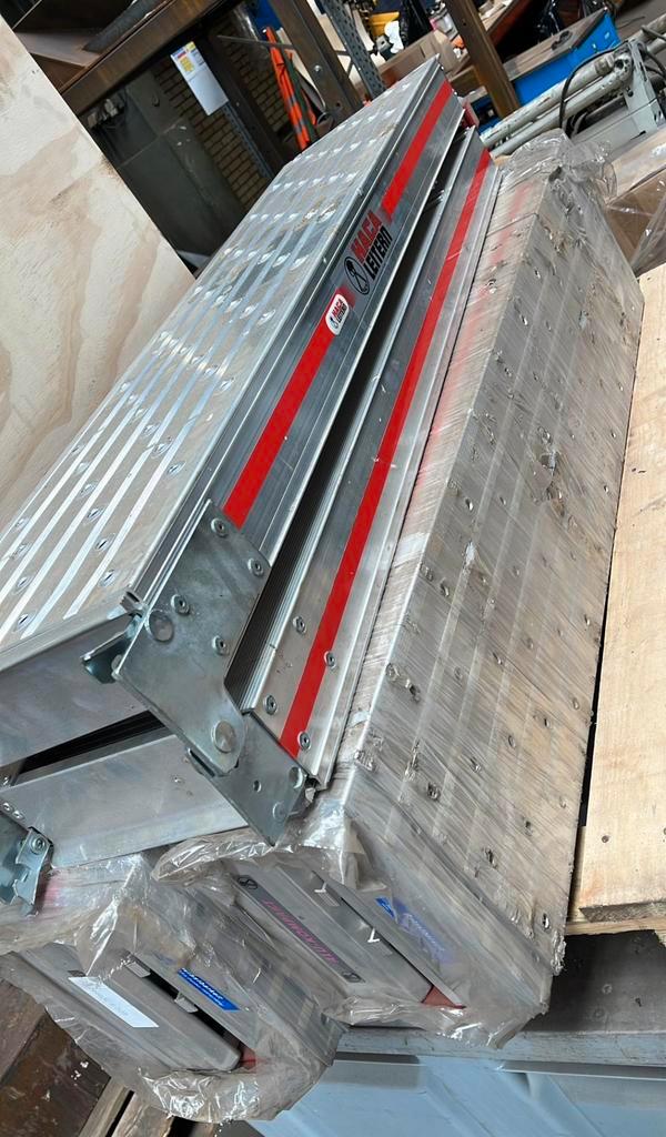 Aluminium loopbrug / oprijplaat NIEUW 3 STUKS !, Doe-het-zelf en Verbouw, Steigers, Zo goed als nieuw, Rolsteiger of Kamersteiger