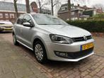 Volkswagen Polo 1.2 TSI Bluemotion 2013 Grijs, Auto's, Voorwielaandrijving, Euro 5, Stof, Zwart