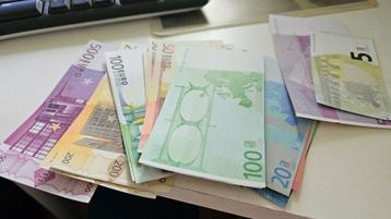 Leuke set speel euro's beschikbaar voor biedingen